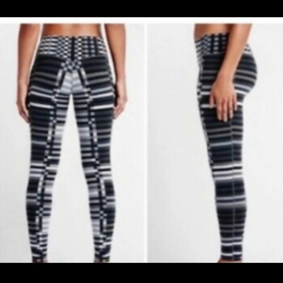 Nike Legendary leggings xs - Picture 2 of 14